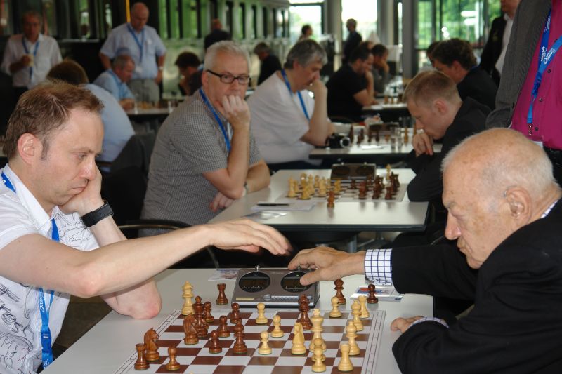 Viktor Kortschnoi und Hartmut Metz in Potsdam im Juni 2012